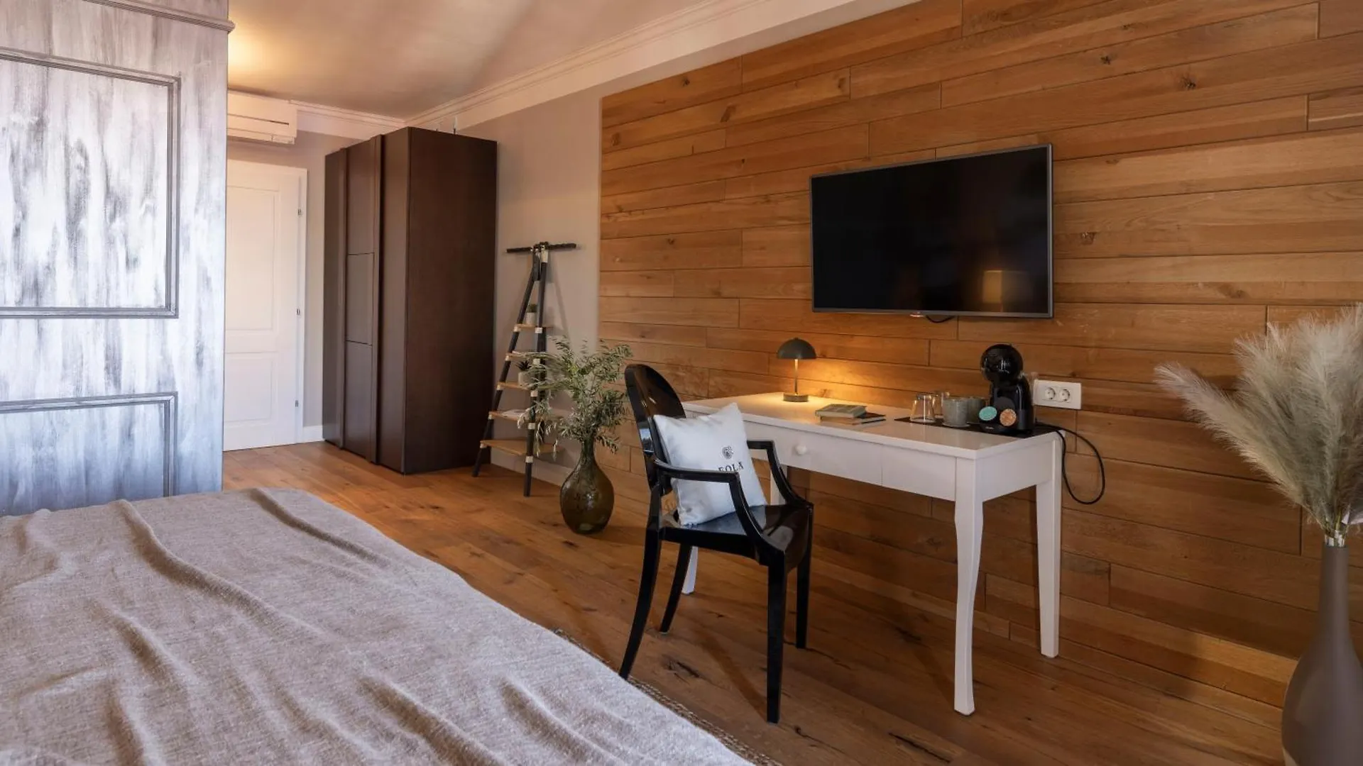 Eola Leisure Rooms Stara Baska Croatia