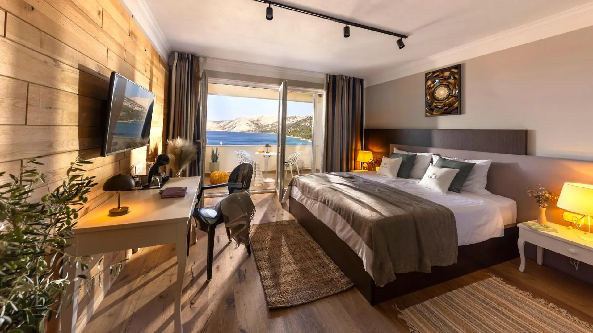 Eola Leisure Rooms Stara Baska 4*,